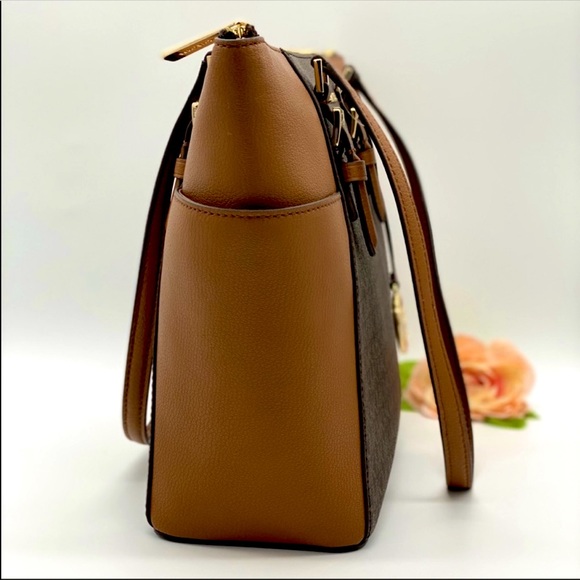 MICHAEL KORS CHARLOTTE LG TZ TOTE BROWN - Picture 3 of 13